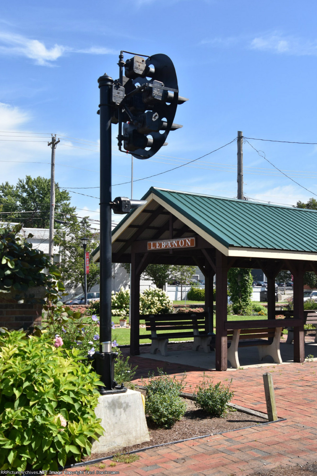 Nicely preserved signal and beautiful station.